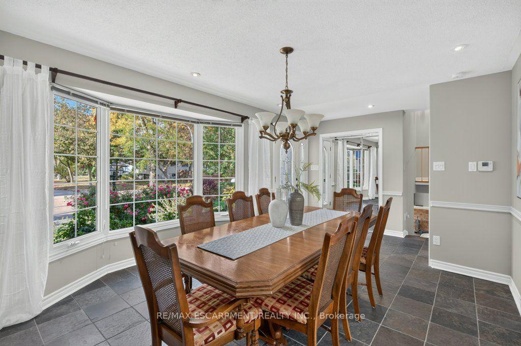Photo 10 of 600 Holly Hill Crescent, Burlington, Appleby — HOMEH