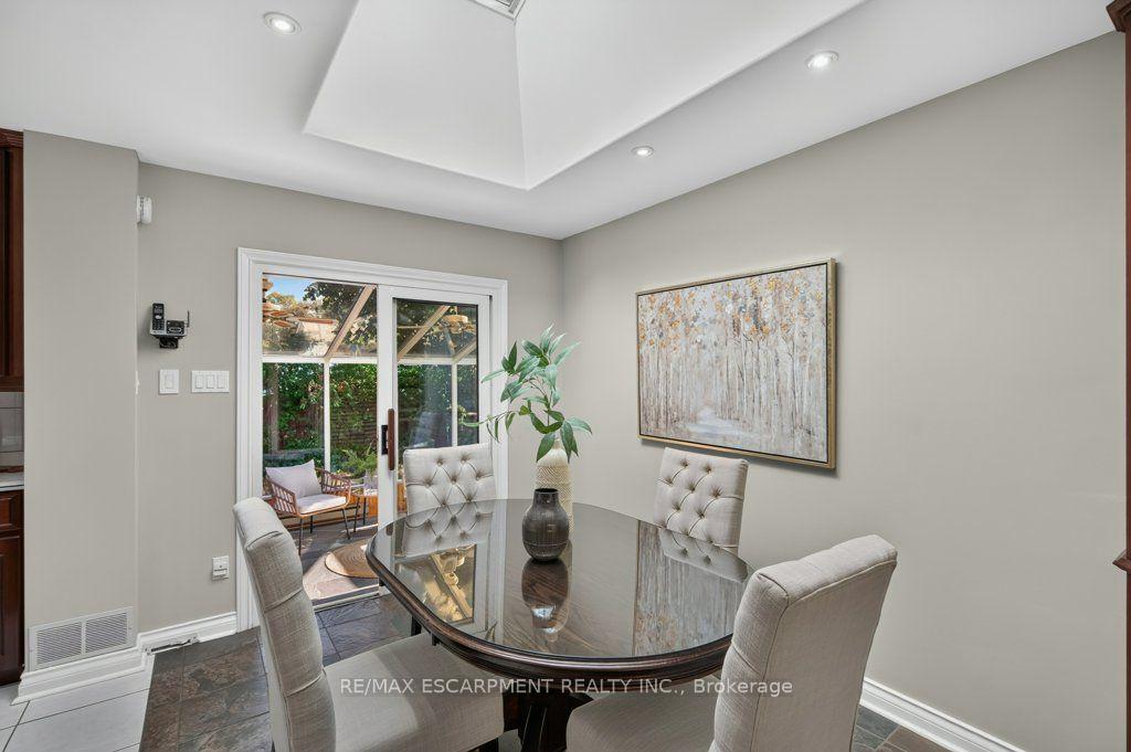 Photo 11 of 600 Holly Hill Crescent, Burlington, Appleby — HOMEH