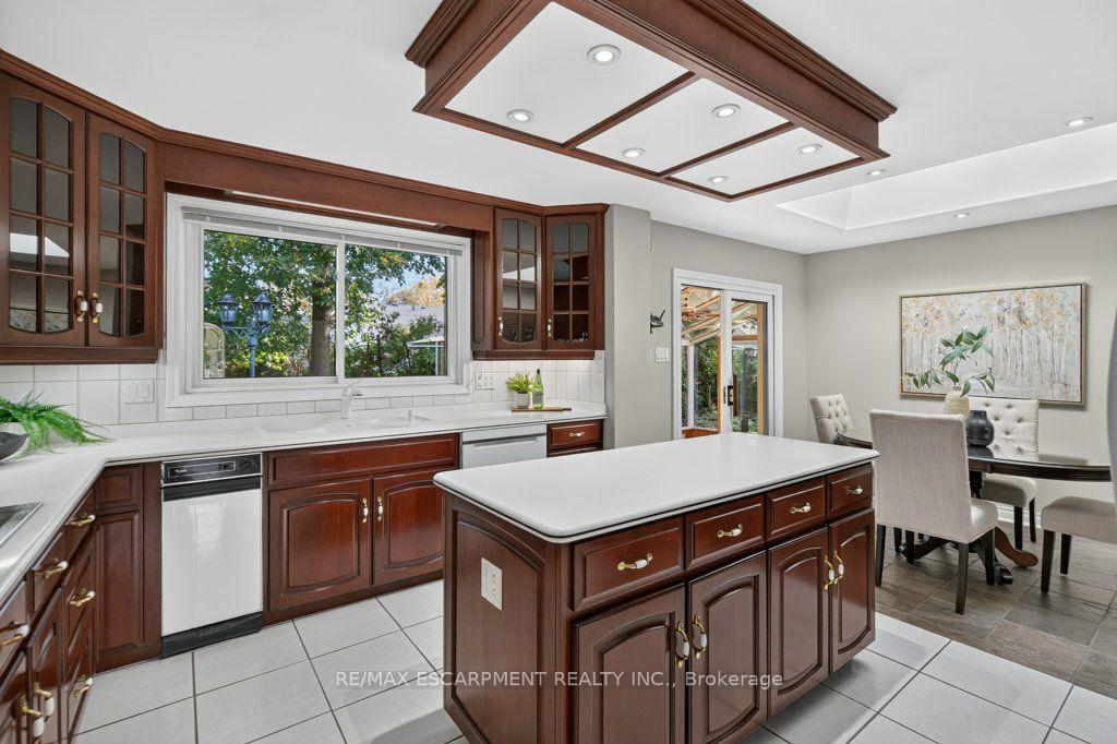 Photo 17 of 600 Holly Hill Crescent, Burlington, Appleby — HOMEH