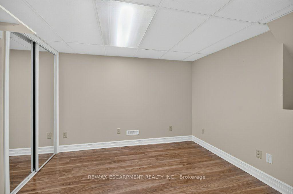 Photo 35 of 600 Holly Hill Crescent, Burlington, Appleby — HOMEH
