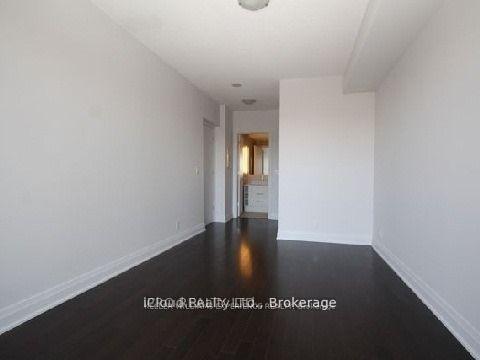 Photo 5 of Unit 407, 21 Clairtrell Road, North York, Willowdale East — HOMEH