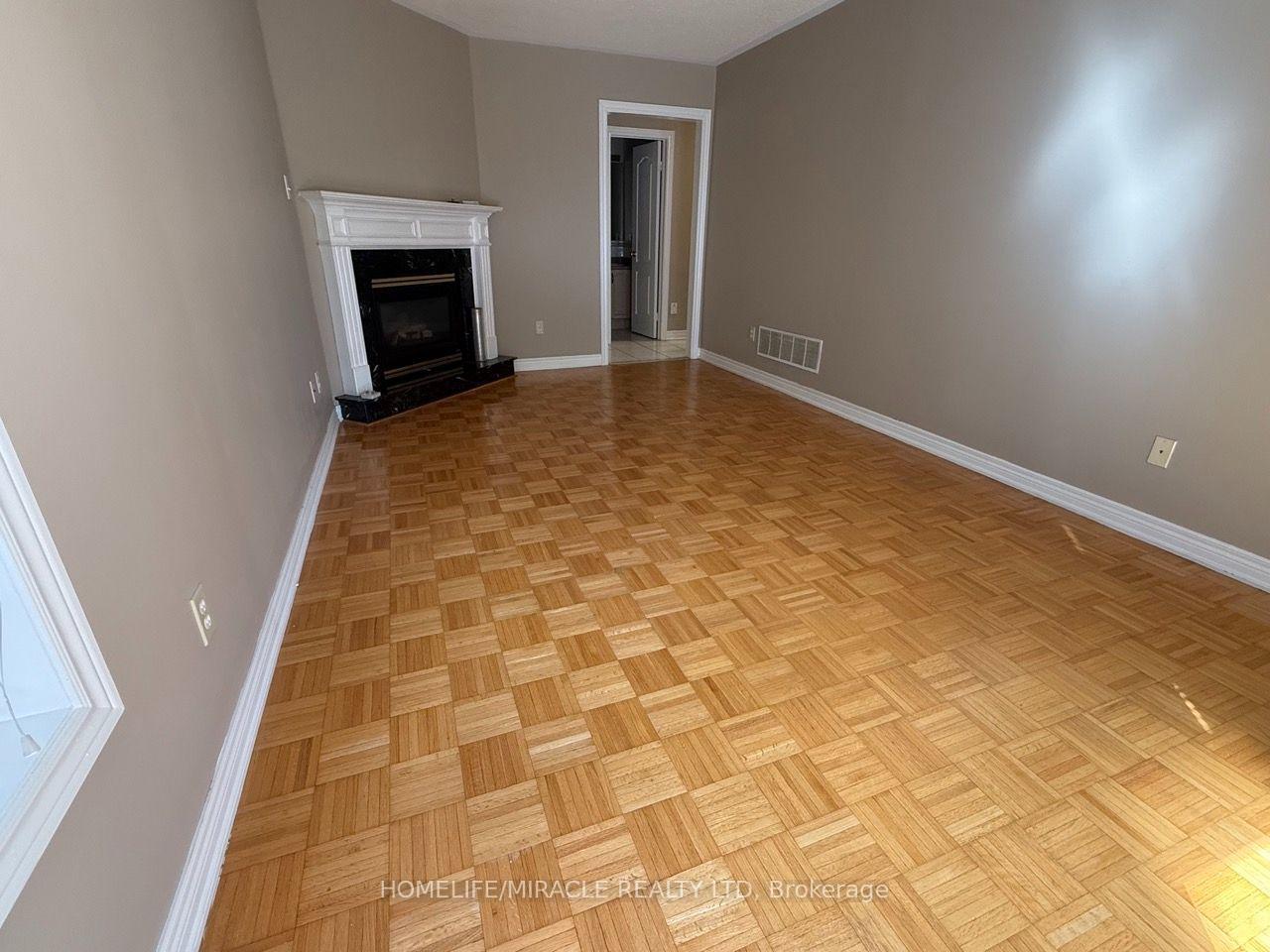 Photo 5 of Unit Lower, 76 Jack Rabbit Crescent, Brampton, Sandringham-Wellington — HOMEH