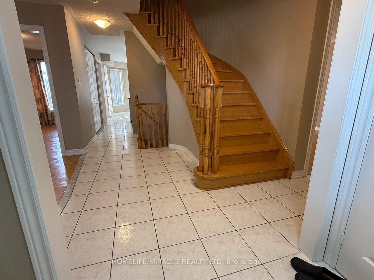 Photo 8 of Unit Lower, 76 Jack Rabbit Crescent, Brampton, Sandringham-Wellington — HOMEH