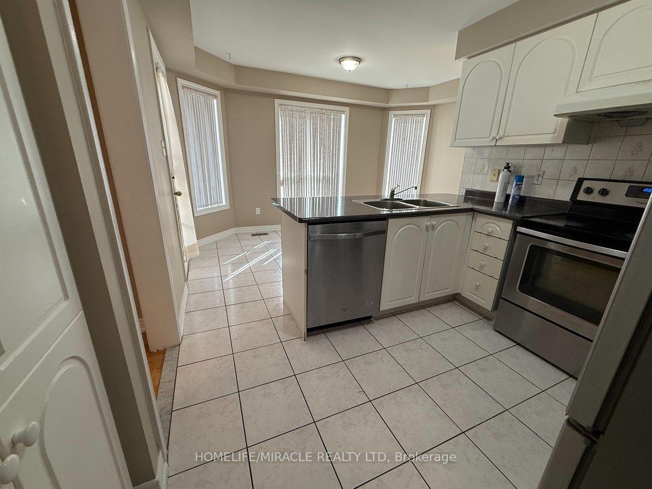 Photo 10 of Unit Lower, 76 Jack Rabbit Crescent, Brampton, Sandringham-Wellington — HOMEH