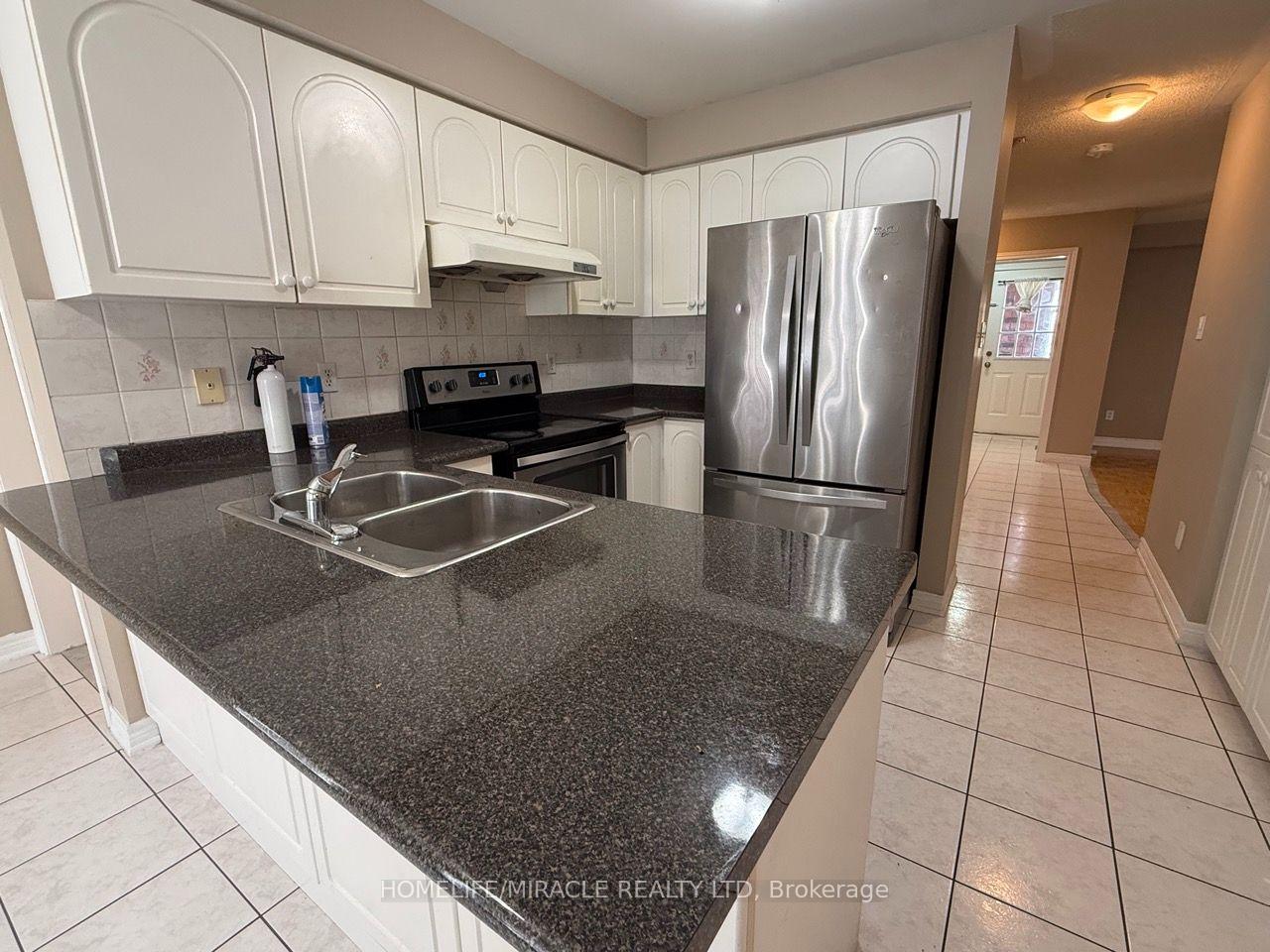 Photo 12 of Unit Lower, 76 Jack Rabbit Crescent, Brampton, Sandringham-Wellington — HOMEH