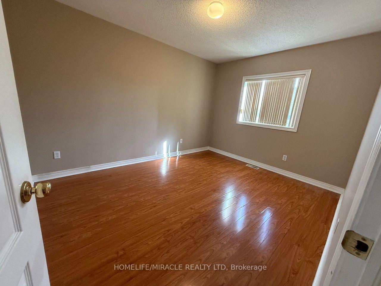 Photo 20 of Unit Lower, 76 Jack Rabbit Crescent, Brampton, Sandringham-Wellington — HOMEH