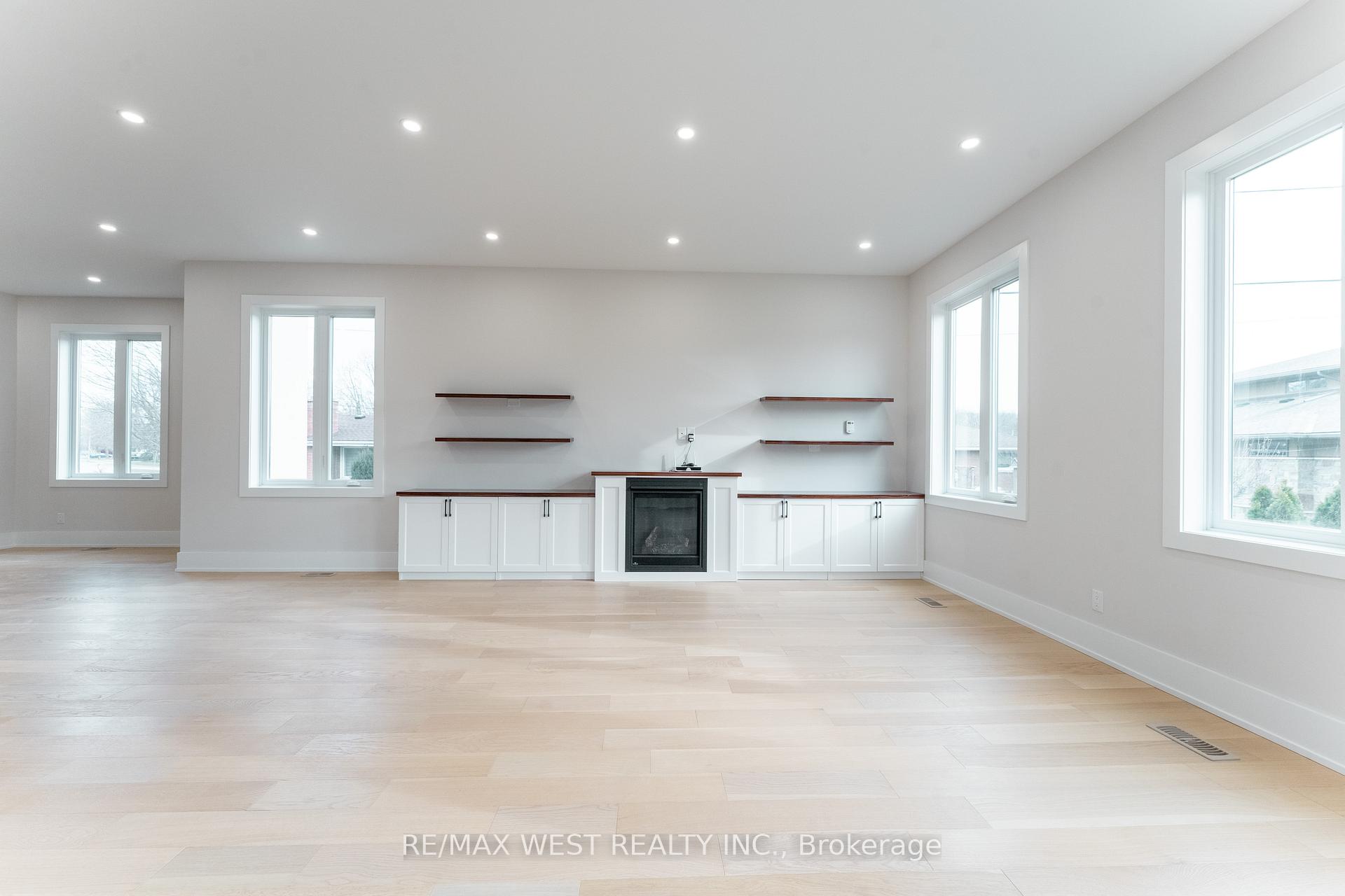Photo 12 of 185 Riverview Boulevard, St. Catharines, Glendale/Glenridge — HOMEH