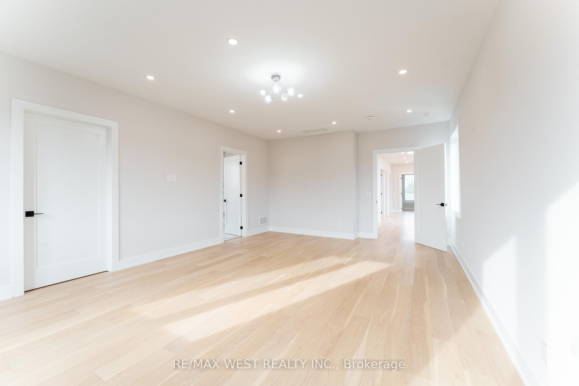 Photo 18 of 185 Riverview Boulevard, St. Catharines, Glendale/Glenridge — HOMEH