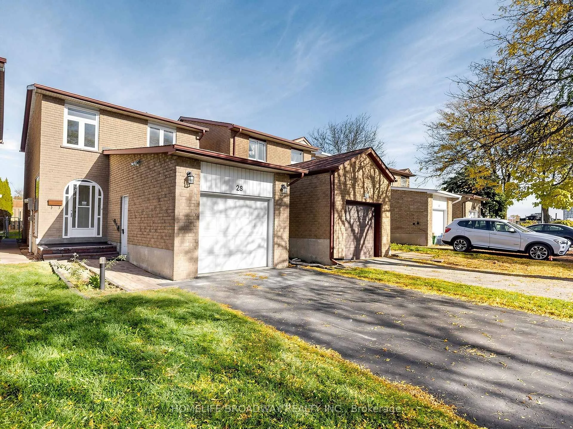 Photo 3 of 28 Appleby Crescent, Markham, Milliken Mills West — HOMEH