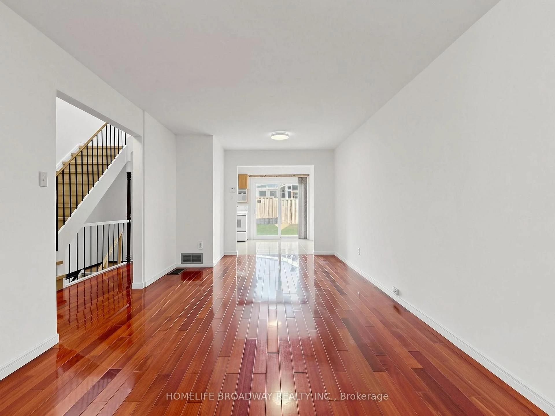 Photo 6 of 28 Appleby Crescent, Markham, Milliken Mills West — HOMEH