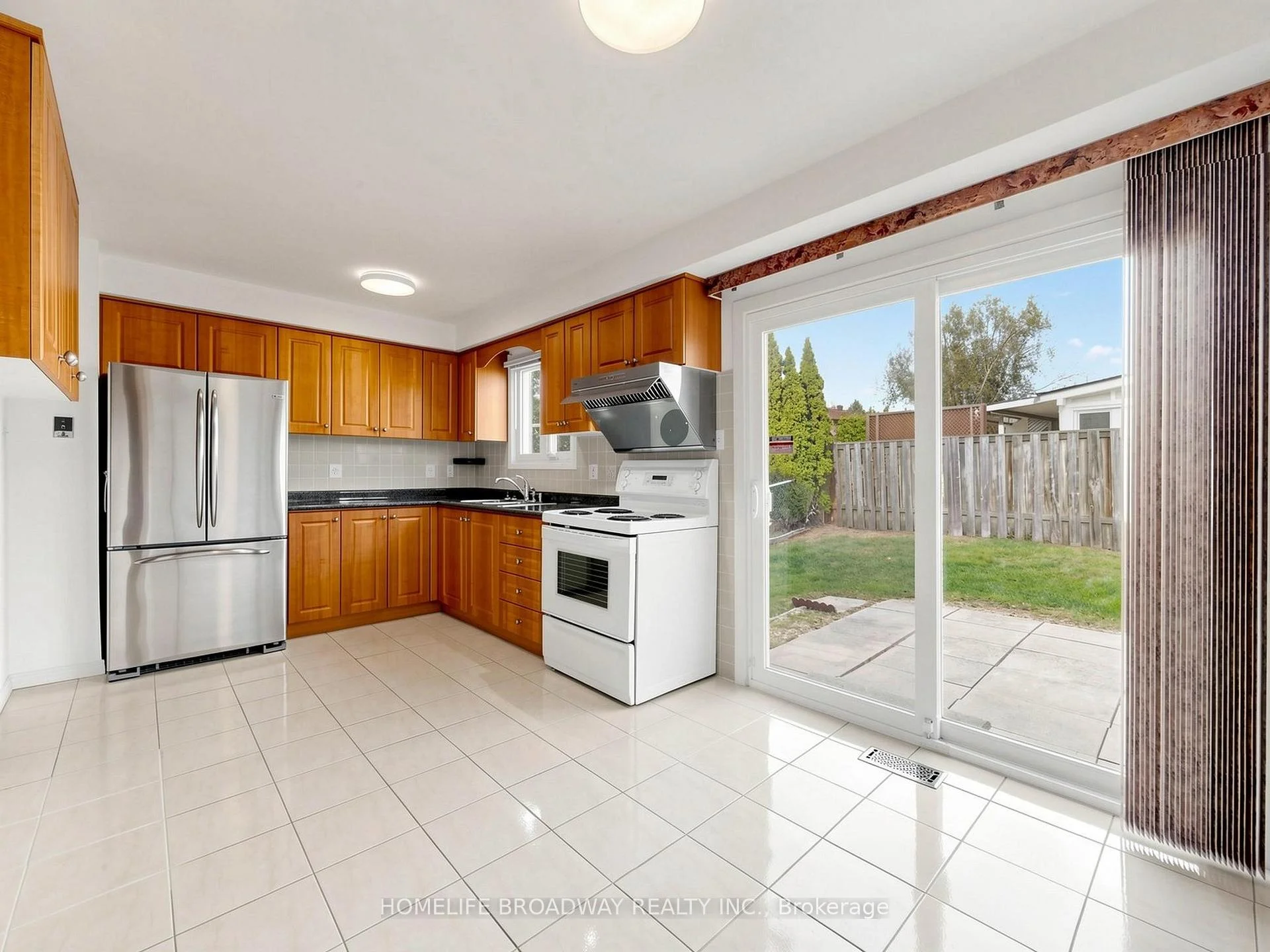 Photo 9 of 28 Appleby Crescent, Markham, Milliken Mills West — HOMEH