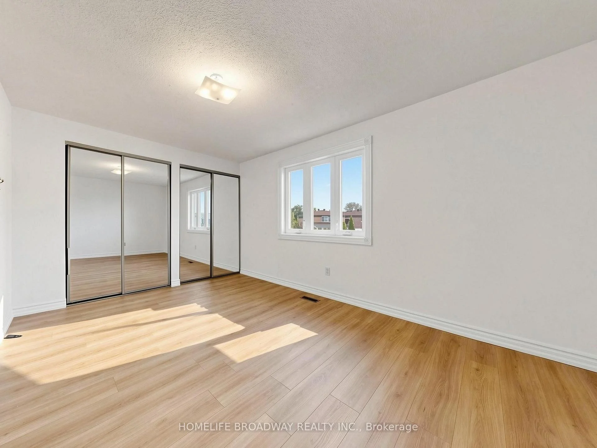 Photo 16 of 28 Appleby Crescent, Markham, Milliken Mills West — HOMEH