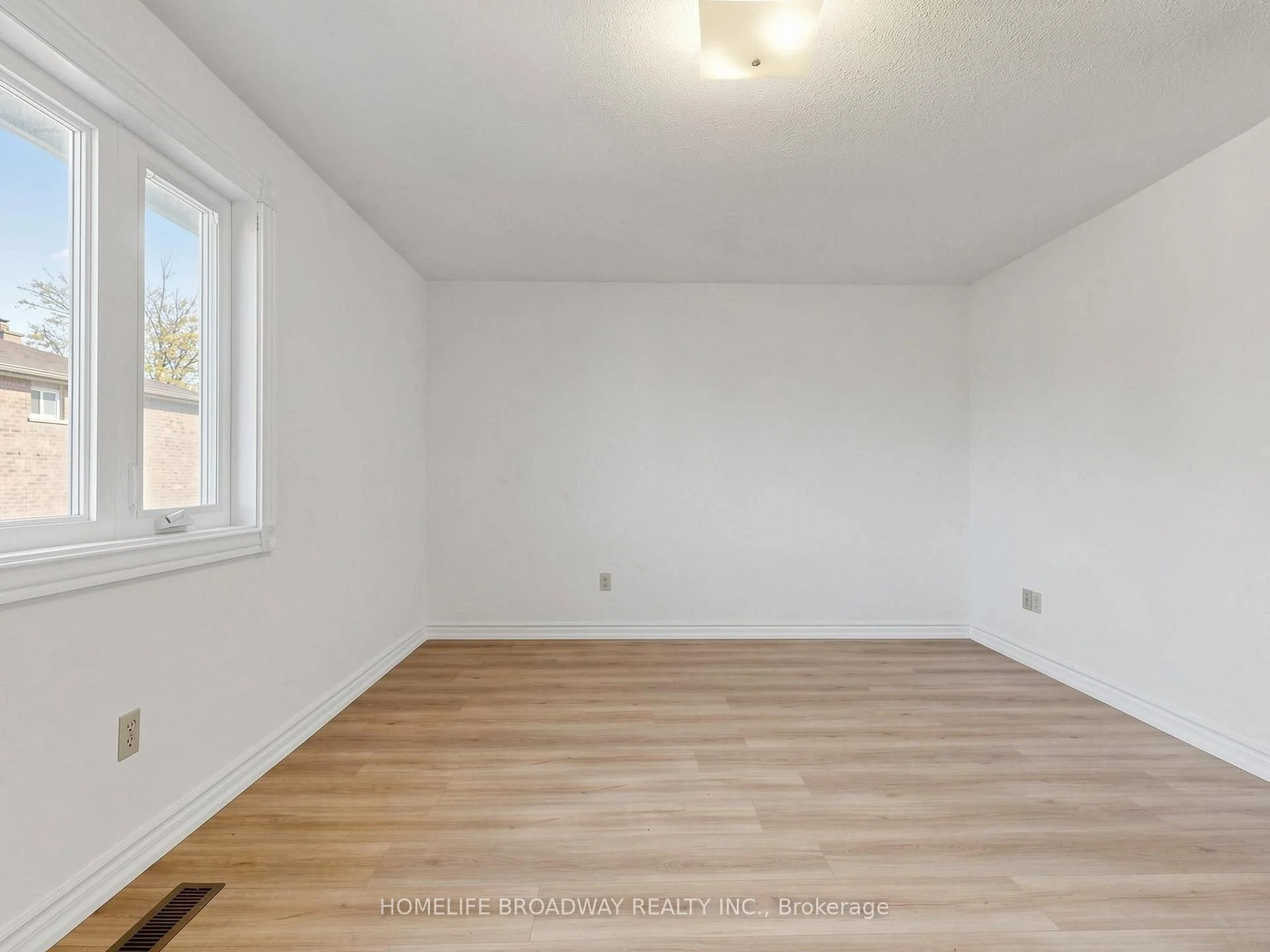 Photo 17 of 28 Appleby Crescent, Markham, Milliken Mills West — HOMEH