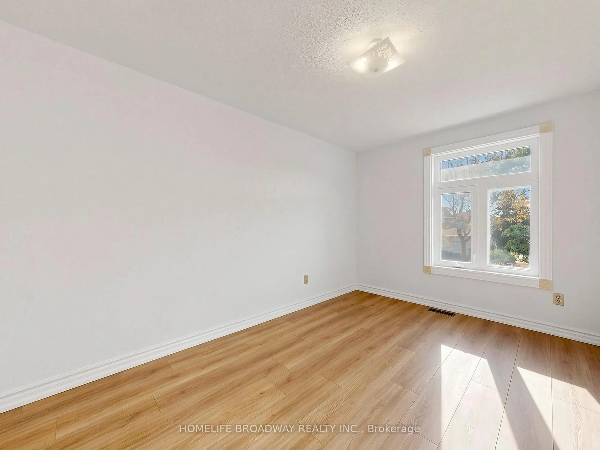 Photo 21 of 28 Appleby Crescent, Markham, Milliken Mills West — HOMEH