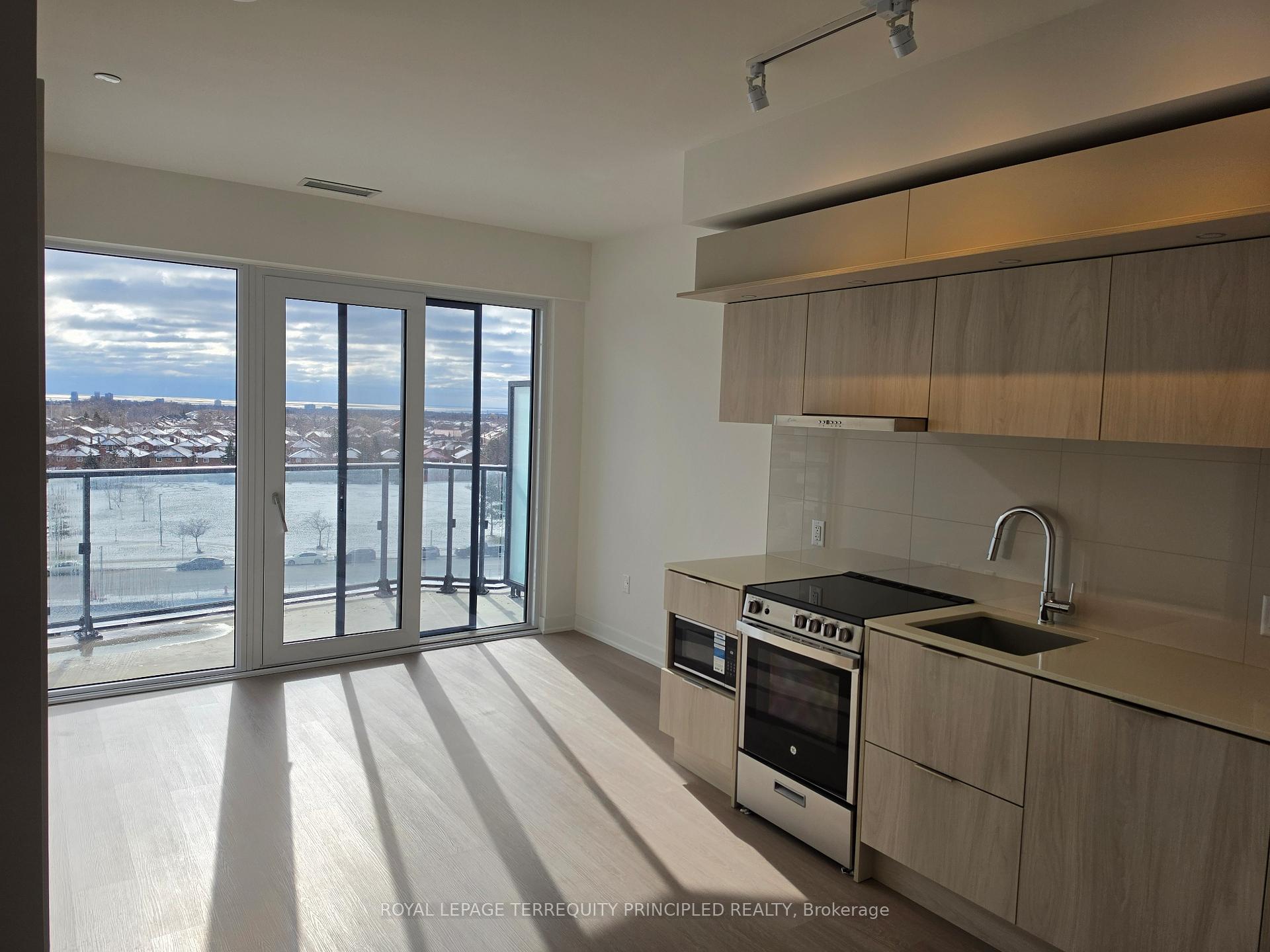 Photo of Unit 517, 448 Burnhamthorpe Road W