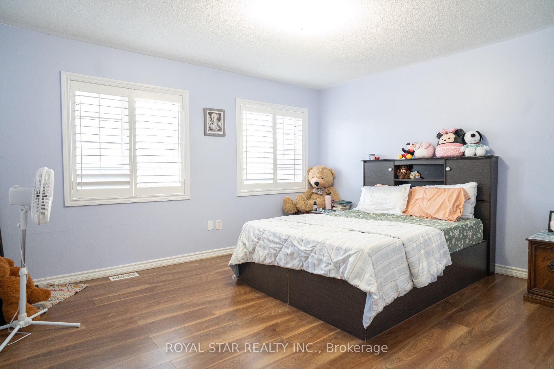 Photo 3 of 80 Summitgreen Crescent, Brampton, Sandringham-Wellington — HOMEH