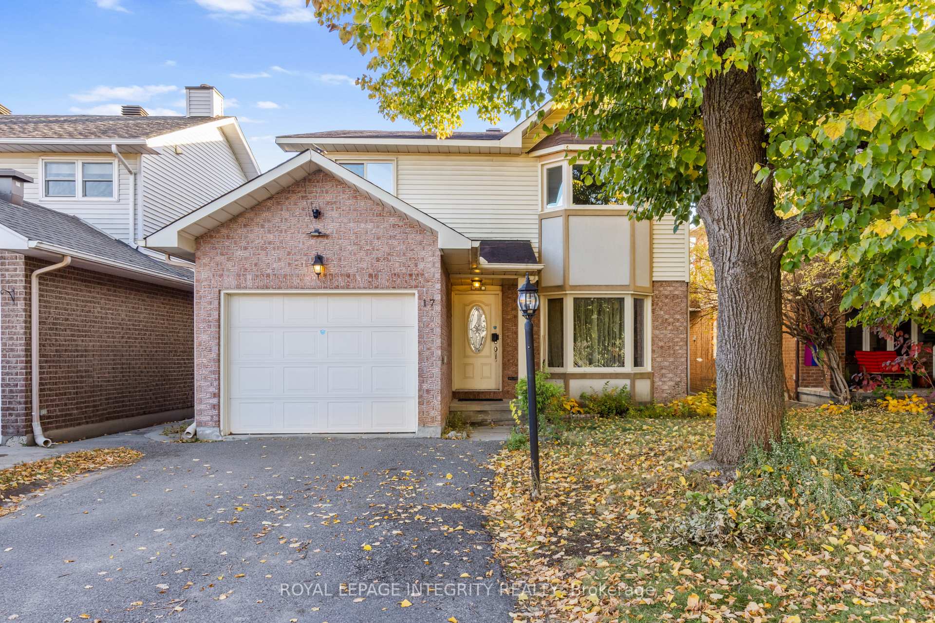 Photo 1 of 17 Constable Street, Ottawa, Barrhaven - Cedargrove/Fraserdale — HOMEH