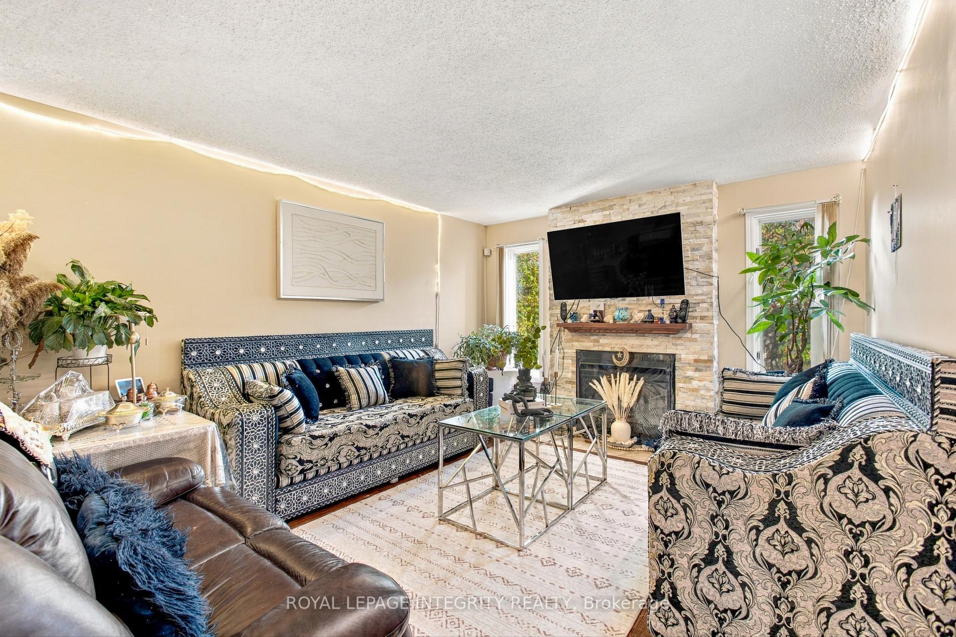 Photo 12 of 17 Constable Street, Ottawa, Barrhaven - Cedargrove/Fraserdale — HOMEH