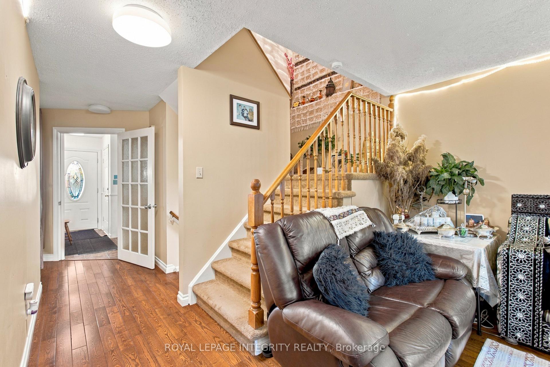 Photo 14 of 17 Constable Street, Ottawa, Barrhaven - Cedargrove/Fraserdale — HOMEH