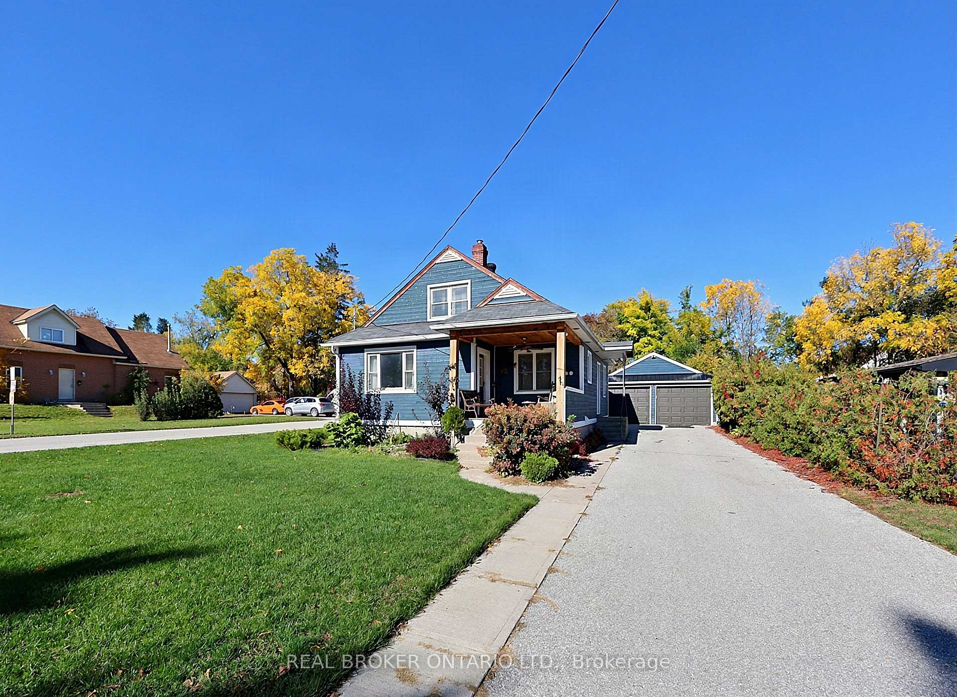 Photo 1 of 42 Donald Street, Barrie, Queen's Park — HOMEH