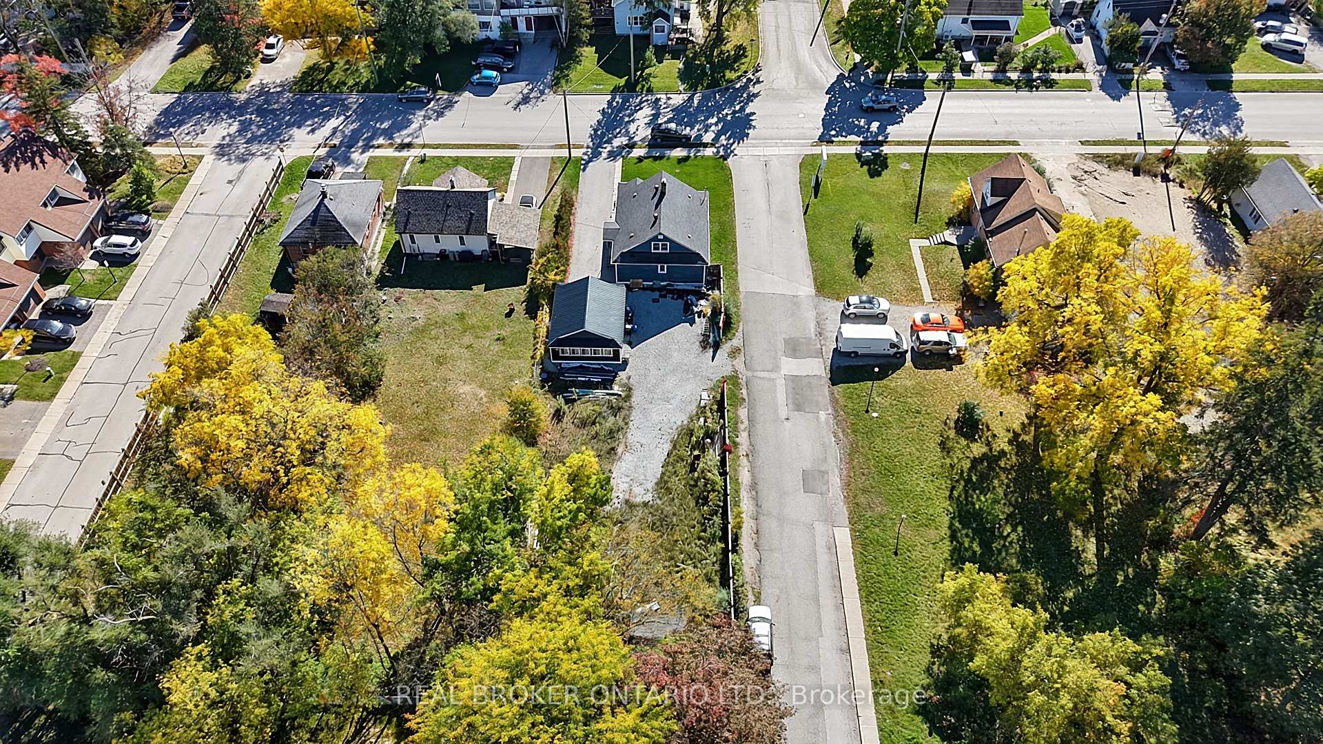 Photo 27 of 42 Donald Street, Barrie, Queen's Park — HOMEH