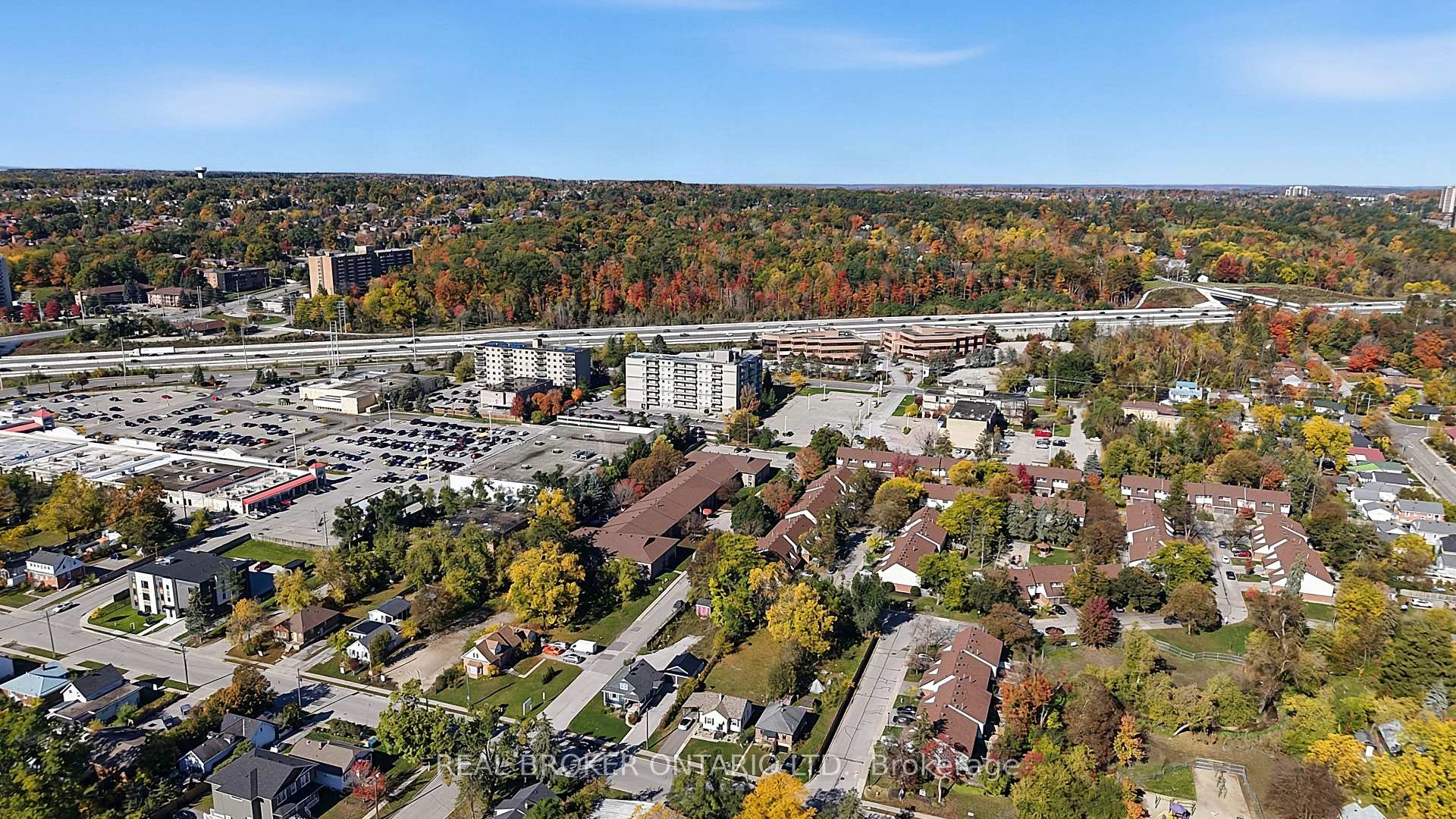 Photo 29 of 42 Donald Street, Barrie, Queen's Park — HOMEH