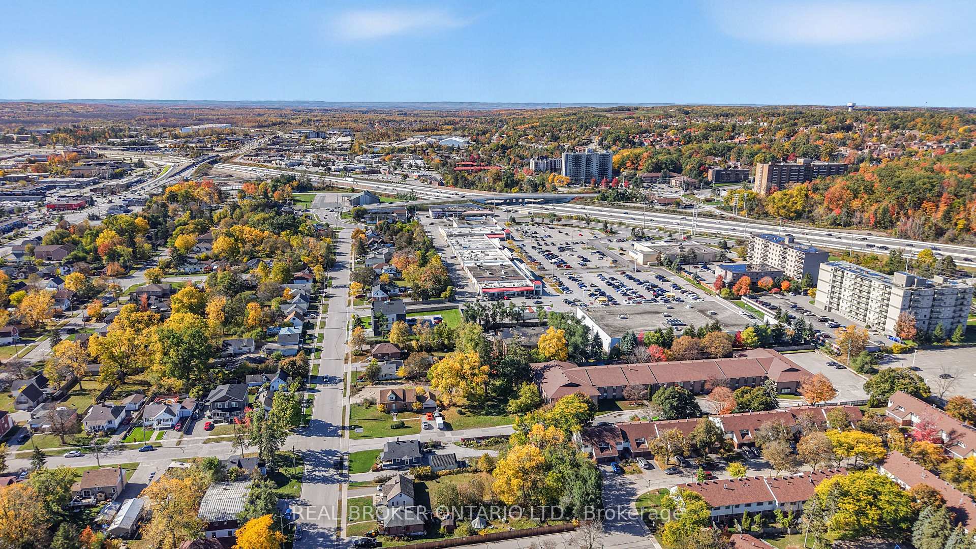 Photo 30 of 42 Donald Street, Barrie, Queen's Park — HOMEH