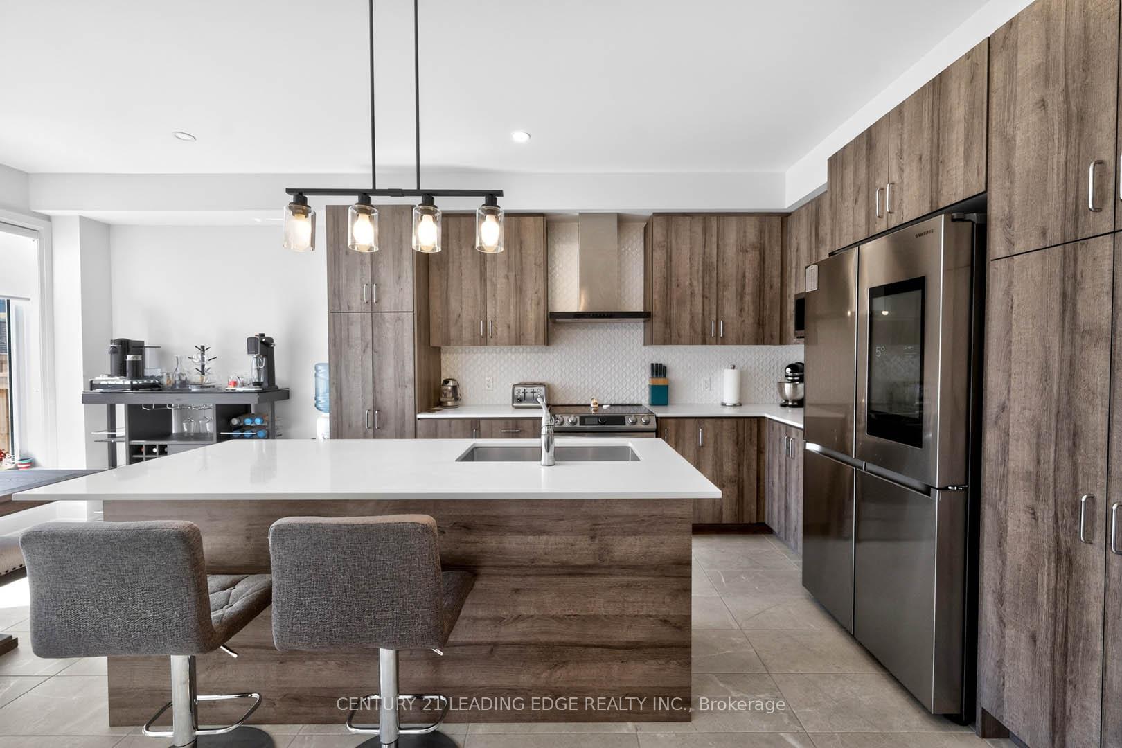 Photo of 235 Ferragine Crescent
