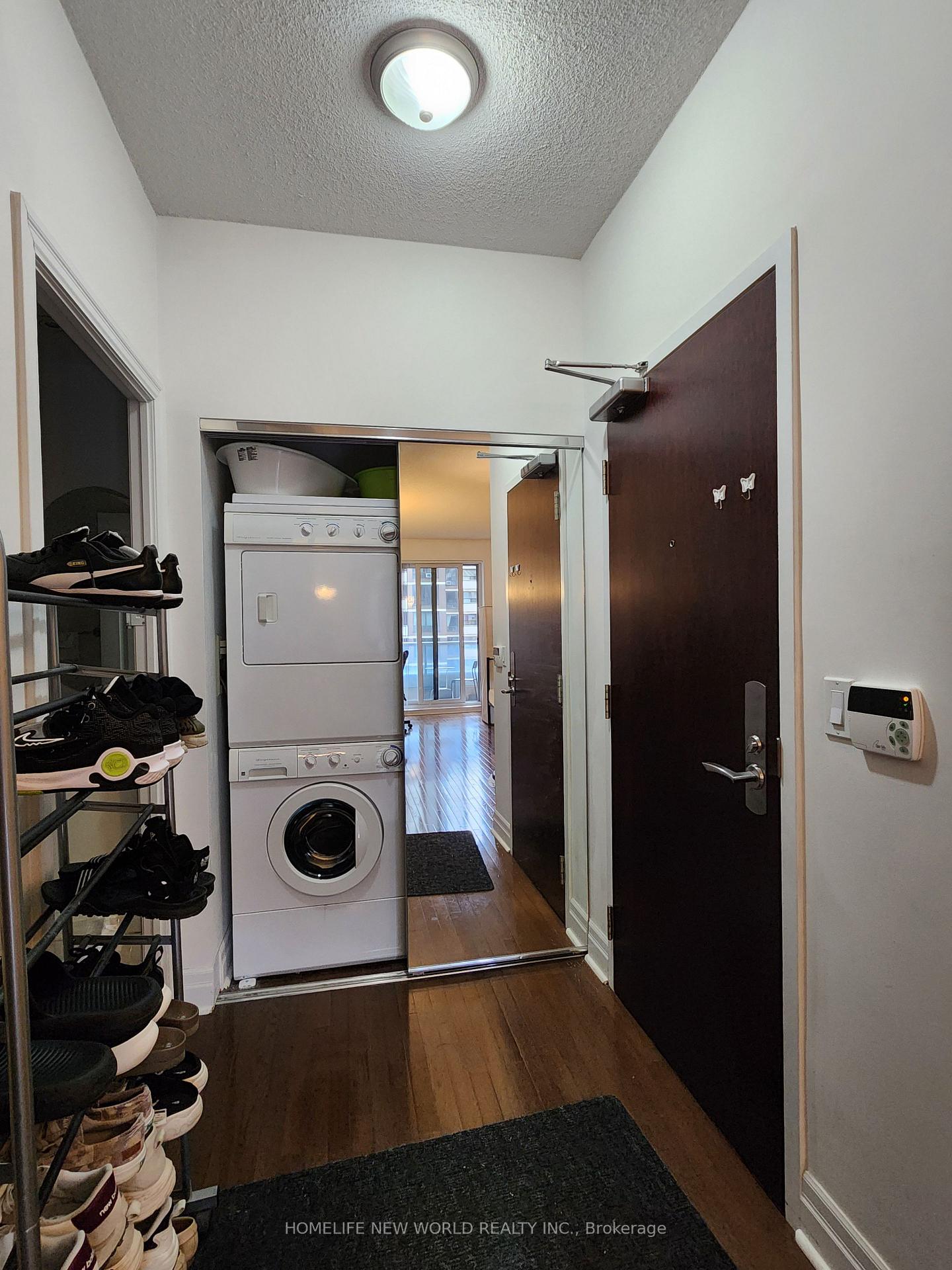 Photo 8 of Unit 1507, 35 Balmuto Street, Toronto, Bay Street Corridor — HOMEH