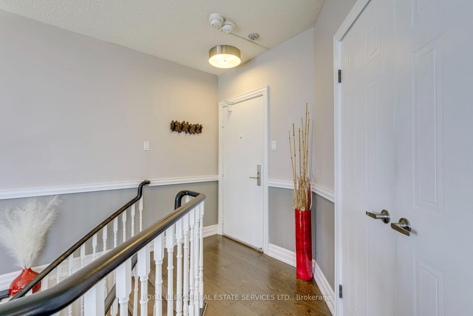 Photo 8 of Unit UPH 02, 25 Fairview Road, Mississauga, Fairview — HOMEH
