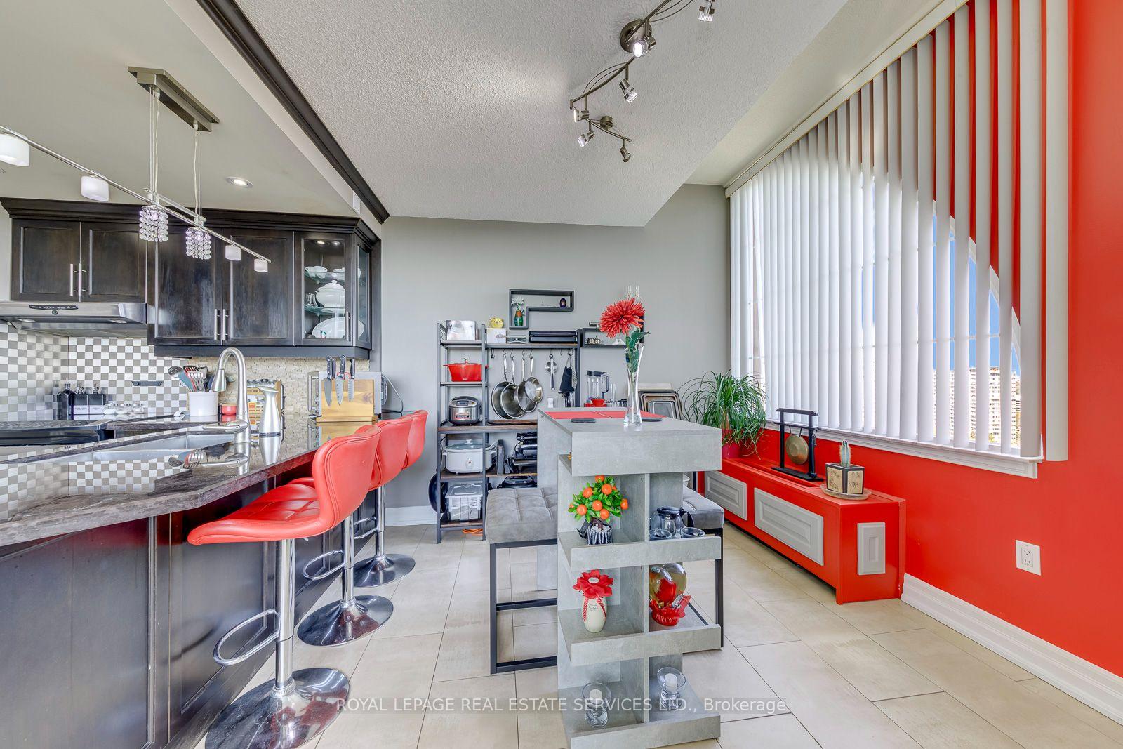 Photo 24 of Unit UPH 02, 25 Fairview Road, Mississauga, Fairview — HOMEH