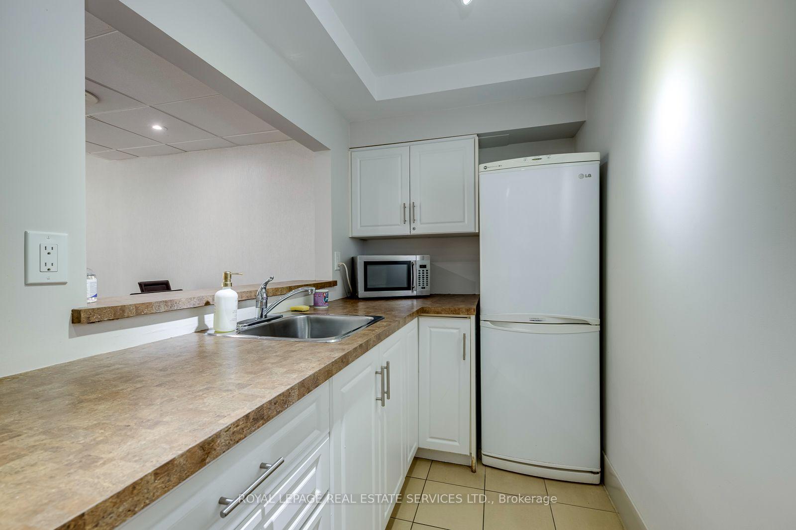 Photo 47 of Unit UPH 02, 25 Fairview Road, Mississauga, Fairview — HOMEH