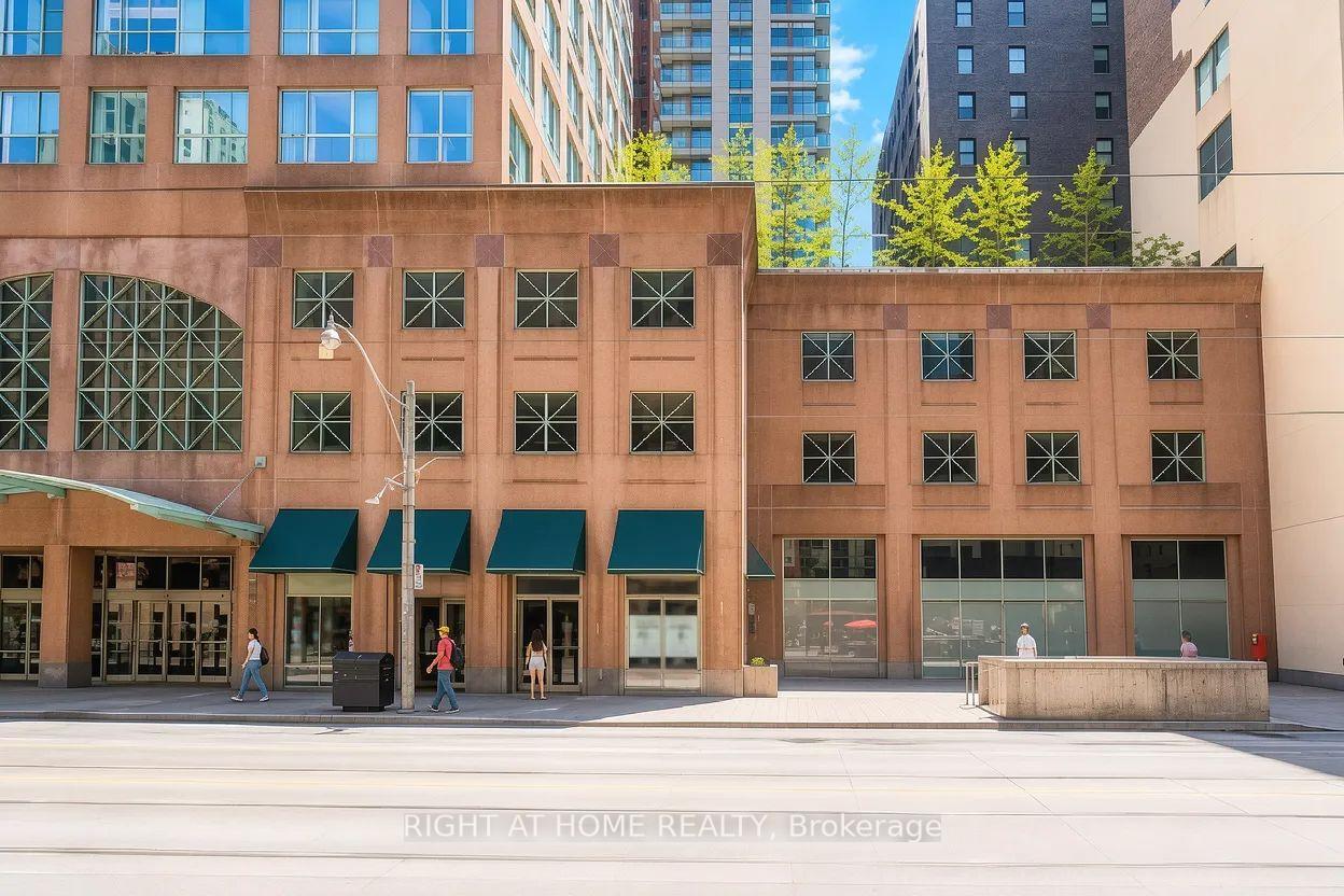 Photo 3 of Unit 602, 7 King Street E, Toronto, Church-Yonge Corridor — HOMEH