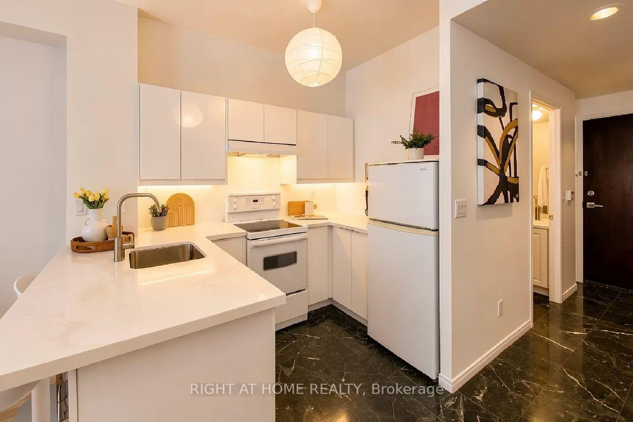 Photo 7 of Unit 602, 7 King Street E, Toronto, Church-Yonge Corridor — HOMEH