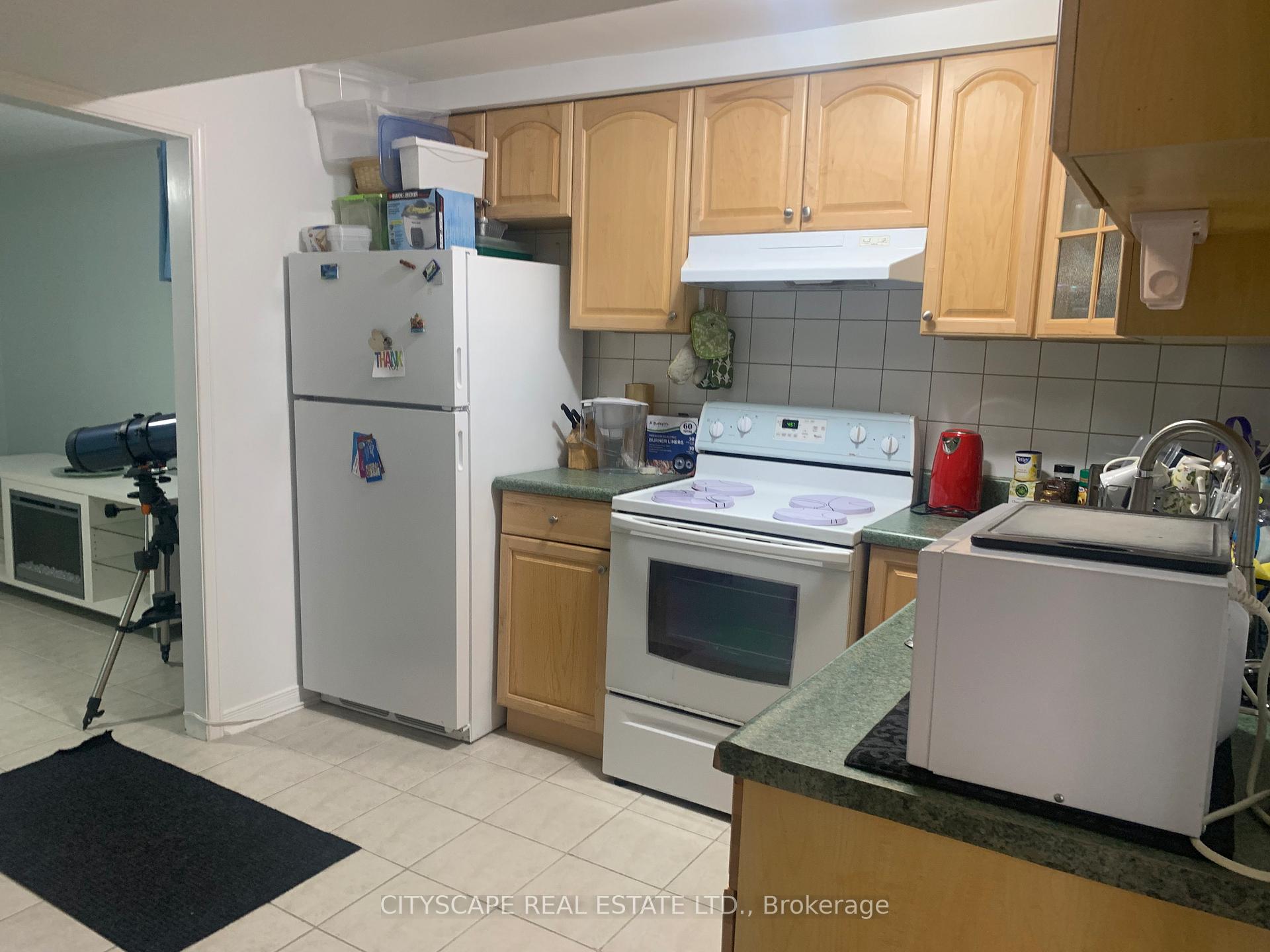 Photo 4 of Unit Bsmt, 120 Hullmar Drive, North York, Black Creek — HOMEH