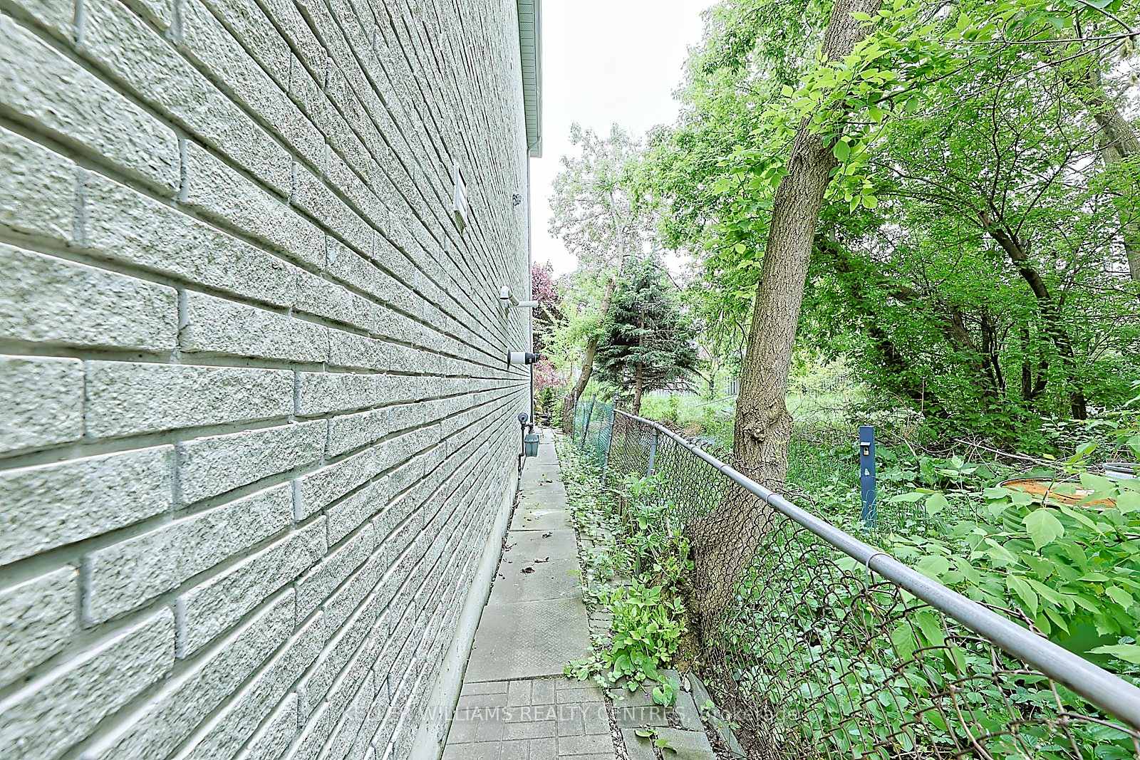 Photo 16 of Unit Bsmt, 61 Fairchild Avenue, North York, Newtonbrook West — HOMEH