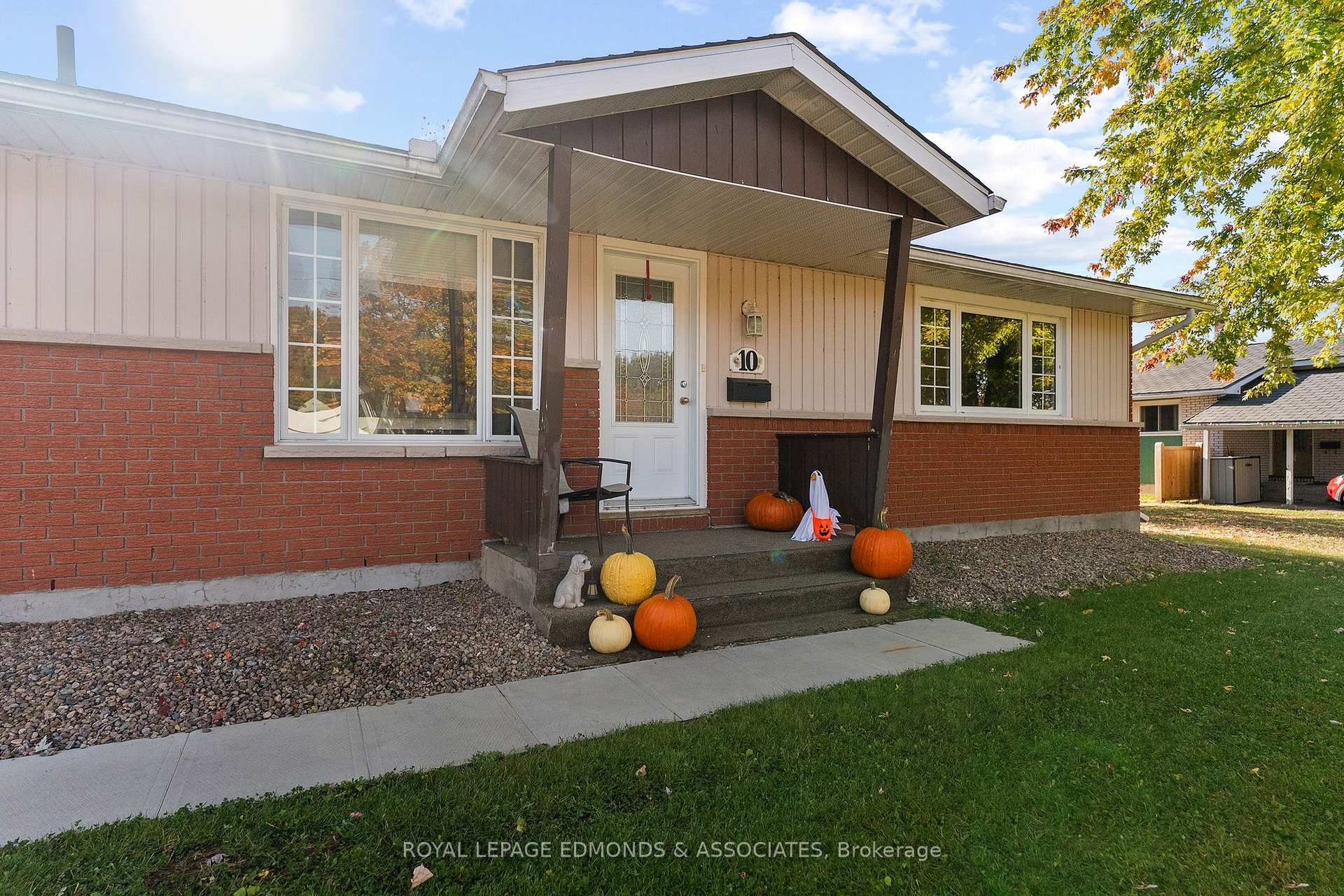 Photo 11 of 10 Sunset Crescent, Petawawa, Petawawa — HOMEH