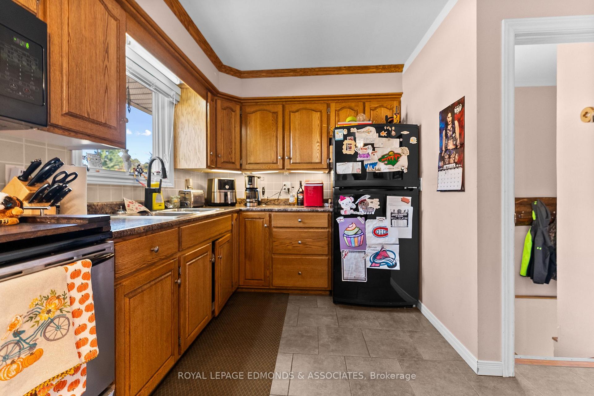 Photo 17 of 10 Sunset Crescent, Petawawa, Petawawa — HOMEH
