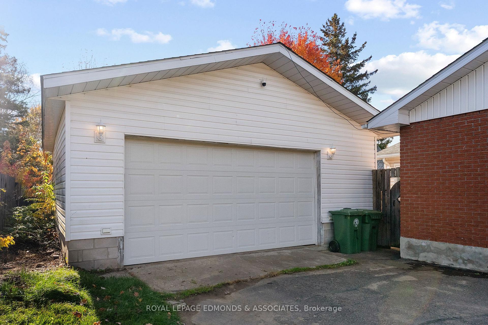 Photo 34 of 10 Sunset Crescent, Petawawa, Petawawa — HOMEH