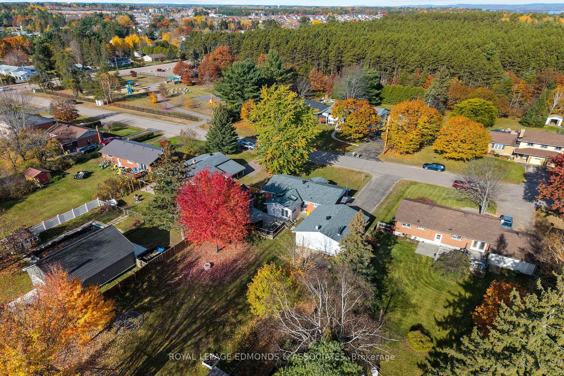 Photo 47 of 10 Sunset Crescent, Petawawa, Petawawa — HOMEH