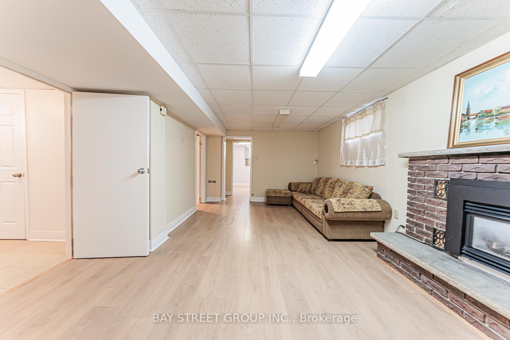 Photo 5 of Unit Lower, 149 Hendon Avenue, North York, Newtonbrook West — HOMEH