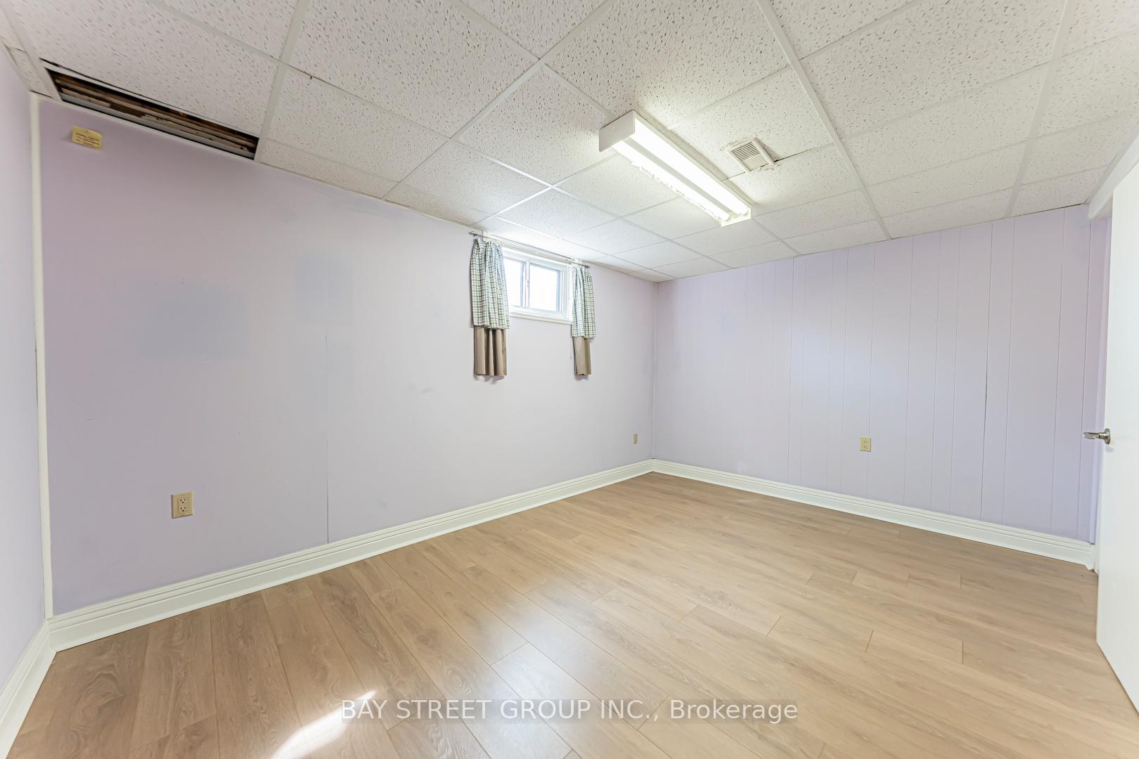 Photo 7 of Unit Lower, 149 Hendon Avenue, North York, Newtonbrook West — HOMEH