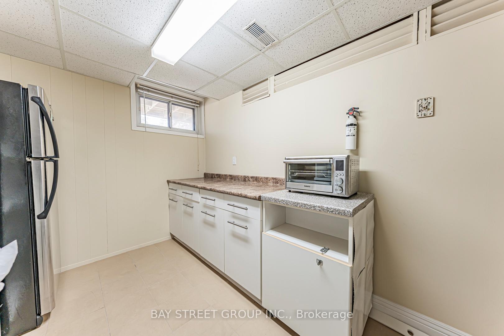 Photo 10 of Unit Lower, 149 Hendon Avenue, North York, Newtonbrook West — HOMEH