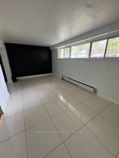 Photo 2 of Unit Lower, 437 Lawrence Avenue W, Toronto, Bedford Park-Nortown — HOMEH
