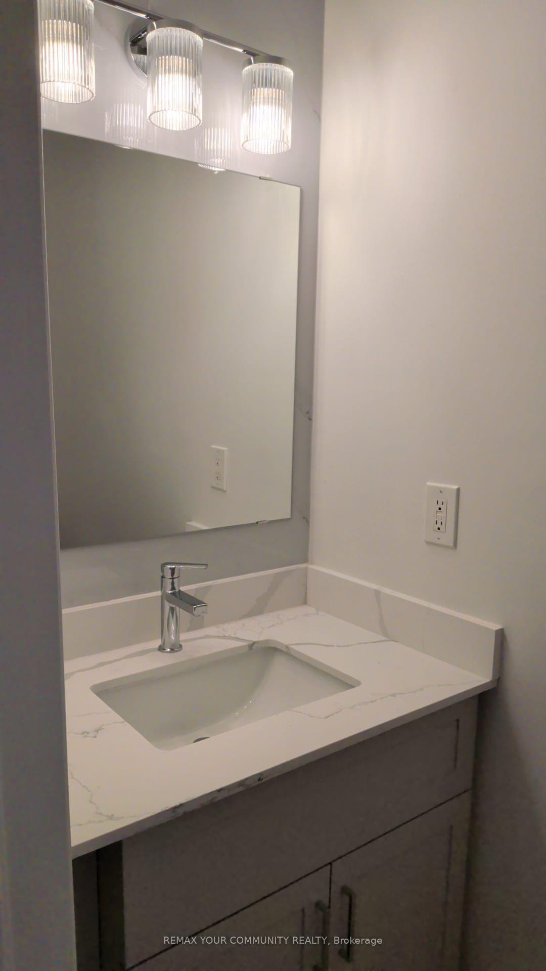 Photo 3 of Unit Upper, 4 Malabar Crescent S, Brampton, Central Park — HOMEH