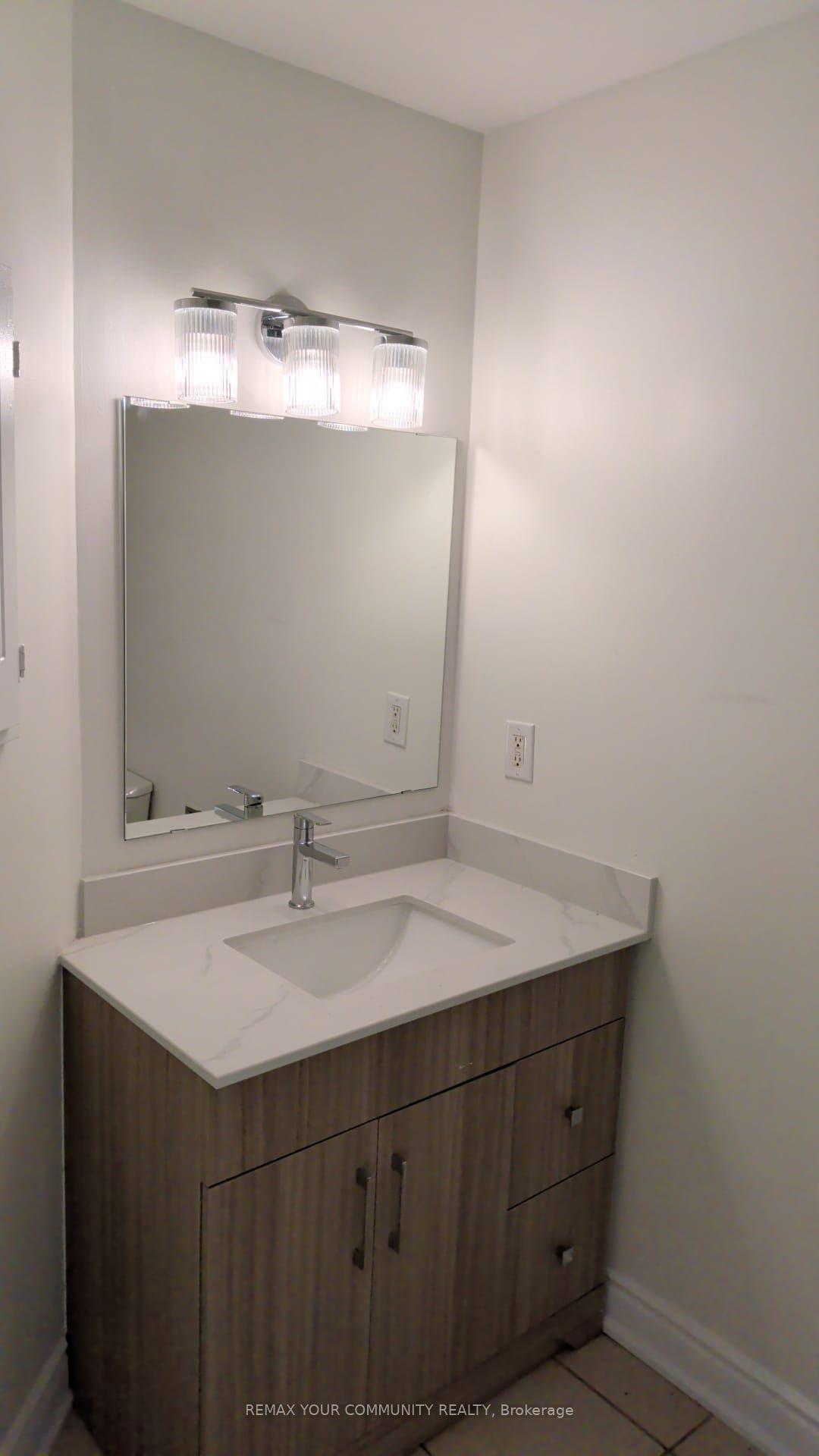 Photo 10 of Unit Upper, 4 Malabar Crescent S, Brampton, Central Park — HOMEH
