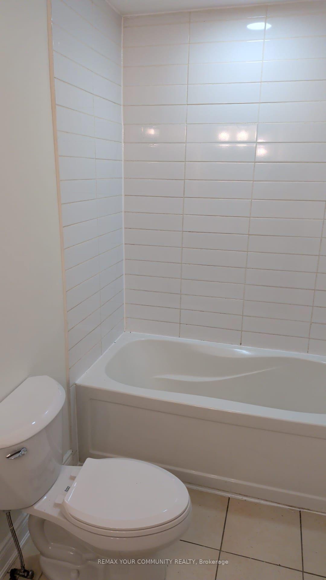 Photo 11 of Unit Upper, 4 Malabar Crescent S, Brampton, Central Park — HOMEH