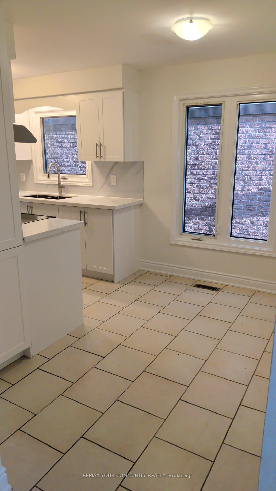 Photo 16 of Unit Upper, 4 Malabar Crescent S, Brampton, Central Park — HOMEH
