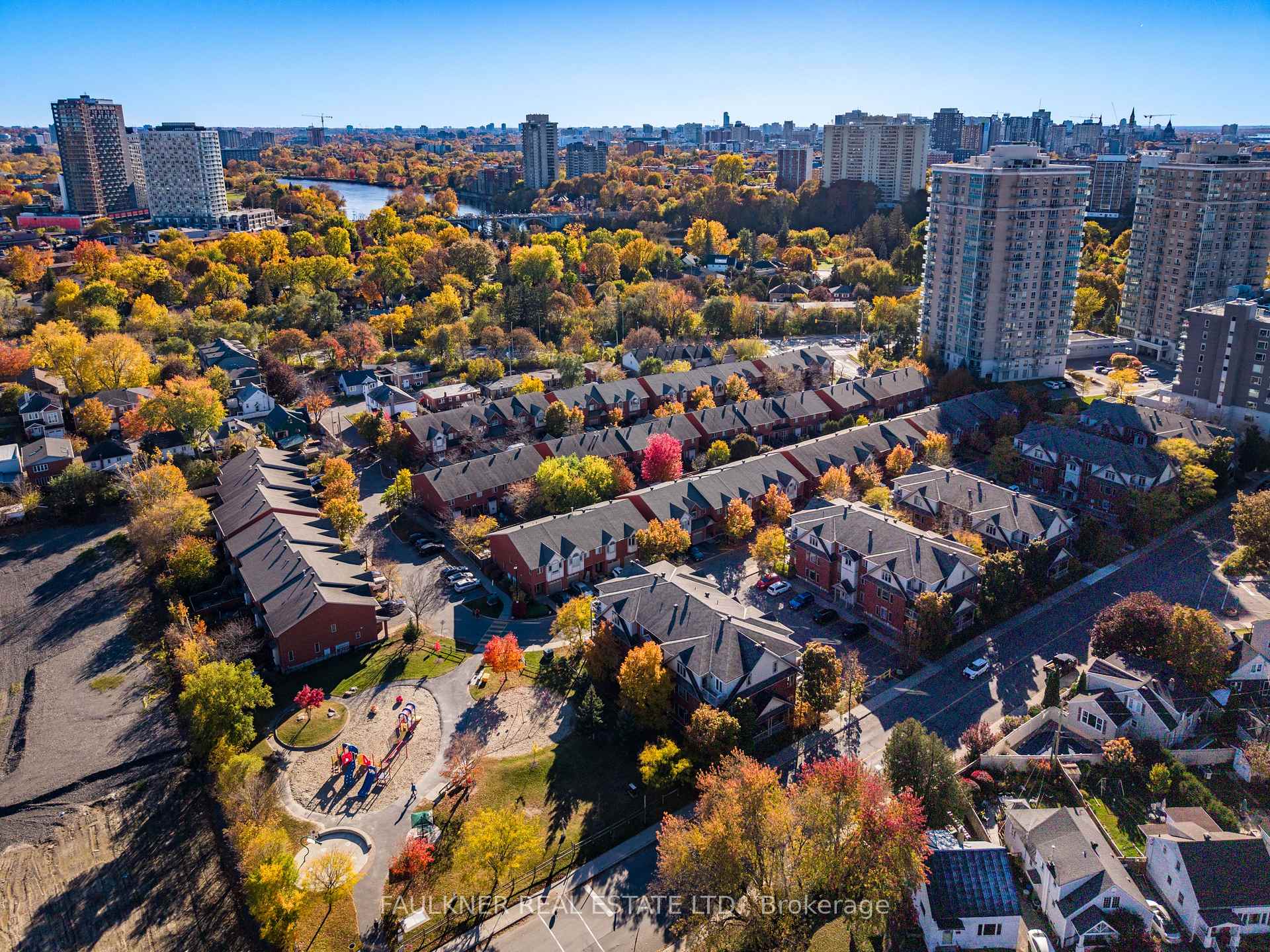 Photo 14 of Unit C, 280 Meilleur Private, Ottawa, Vanier — HOMEH