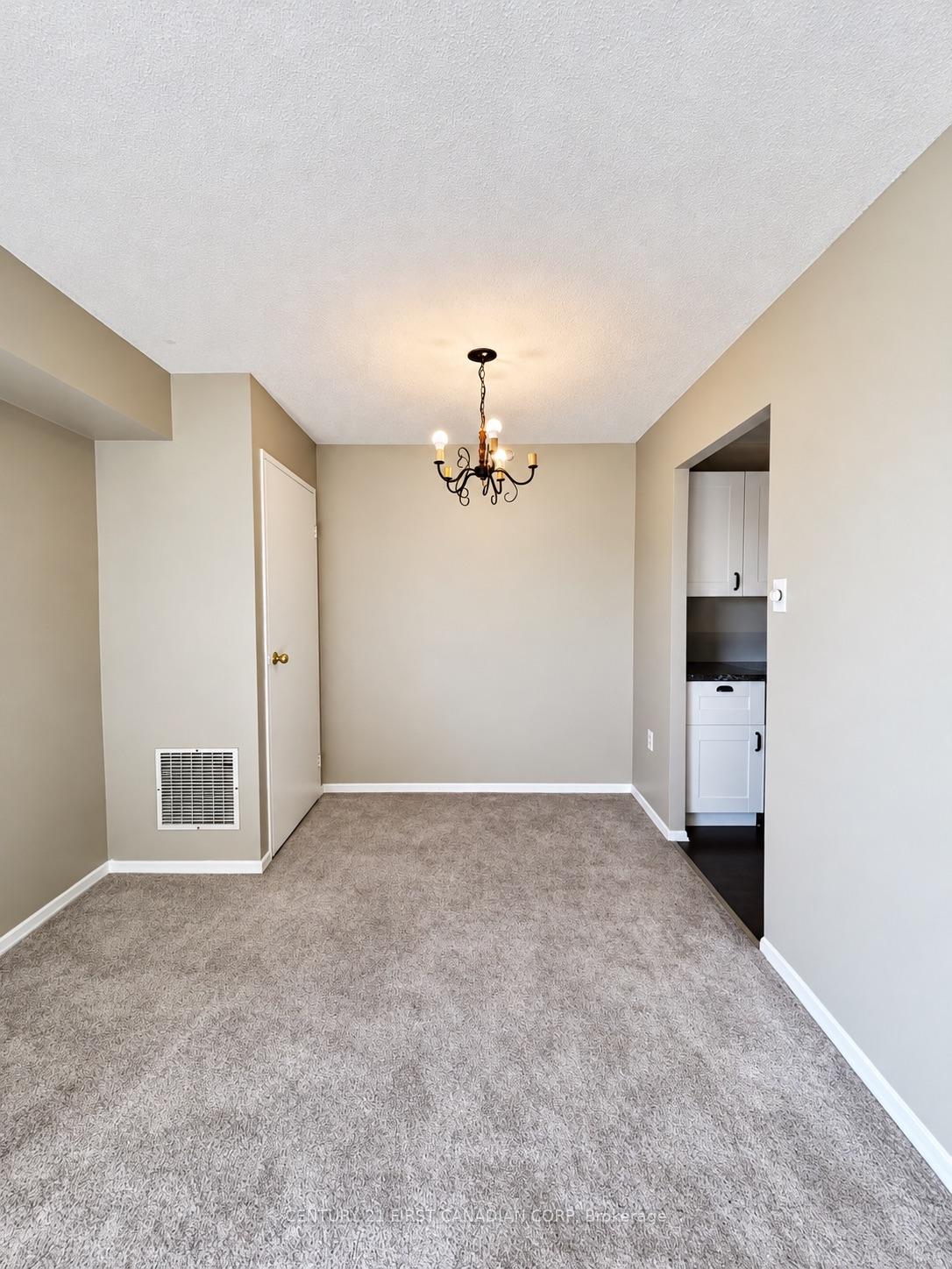 Photo 6 of Unit 401, 860 Commissioners Road E, London, South H — HOMEH